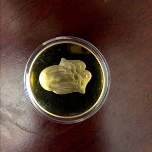 The Big Lips Tour Commemorative gold coin